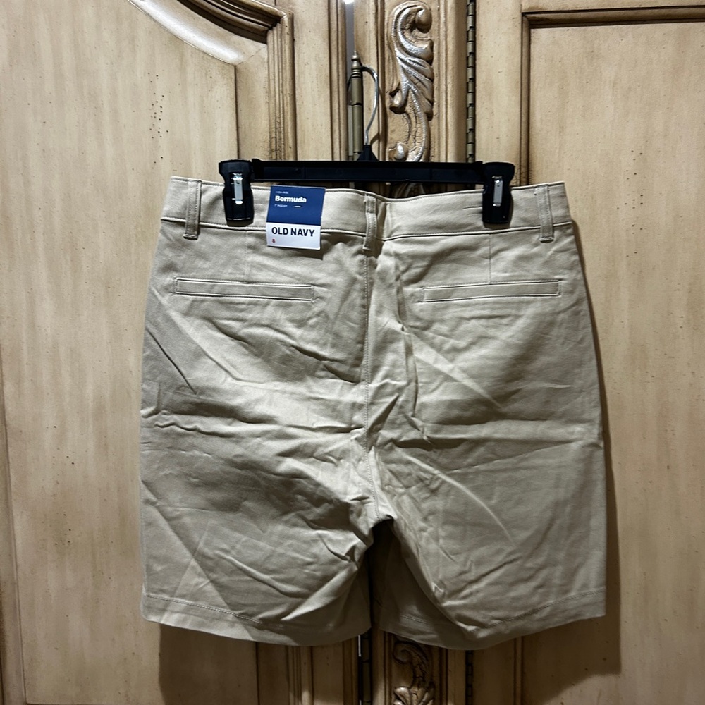 Old Navy Bermuda high rise - Picture 2 of 2